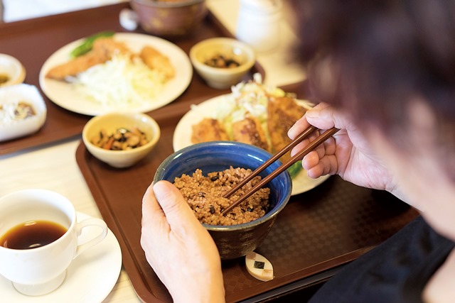 さんきゅうカフェの食事の様子